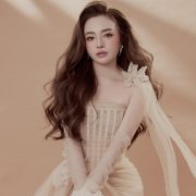 Khách hàng sau nâng ngực